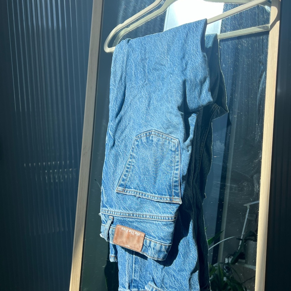 We The Free medium wash blue jeans